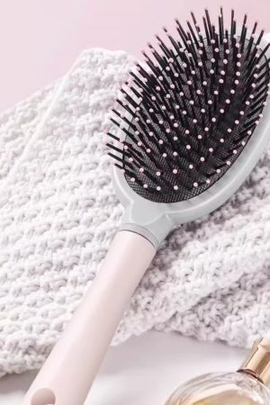 Onlylook-Hairbrushes,Detangling Brush Anti-Static Detangler Hair Brushes with Silicone Cushion Base Blow Drying Comb Nylon Bristle Pins Fashion Massage Brush Wet or Dry All Hair Types Styling(Oval)